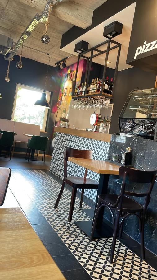 Hotel Am Stadion Vanino Cucina Italian Bielefeld Bagian luar foto